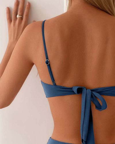 Elegant to-delt: Forførende bikini