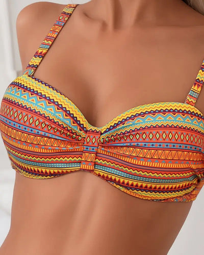 To-delt badedrakt med stripete bikini-top