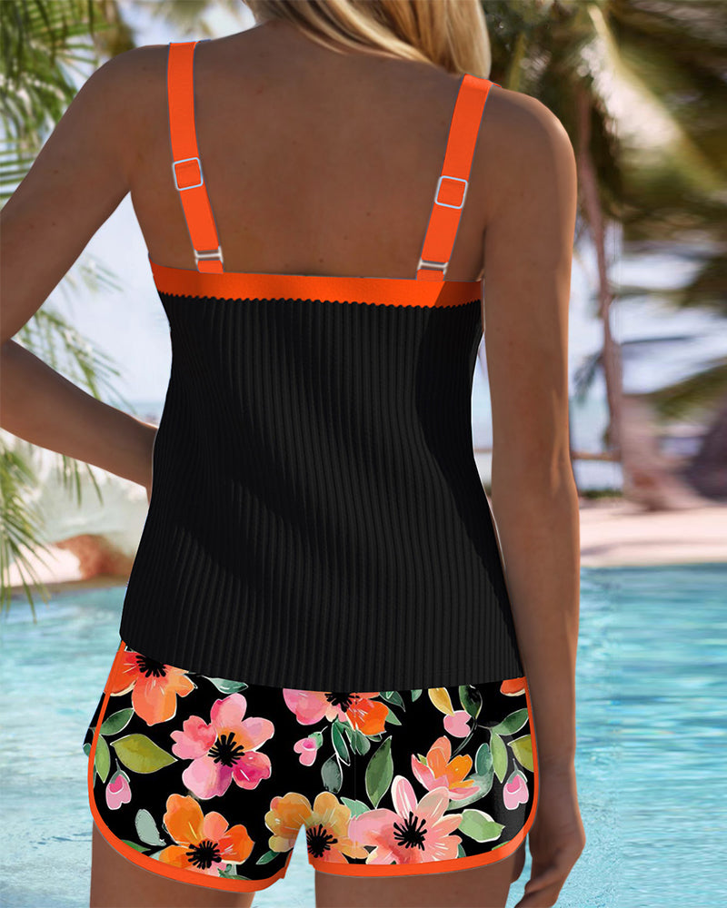 To-delt tankini med shorts